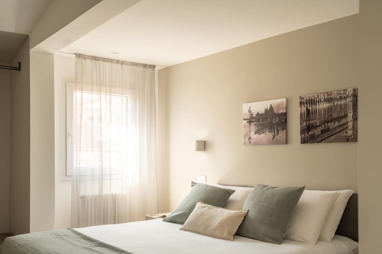 Sant'aponal Cozy With Balcony R&r Appartamento Venezia