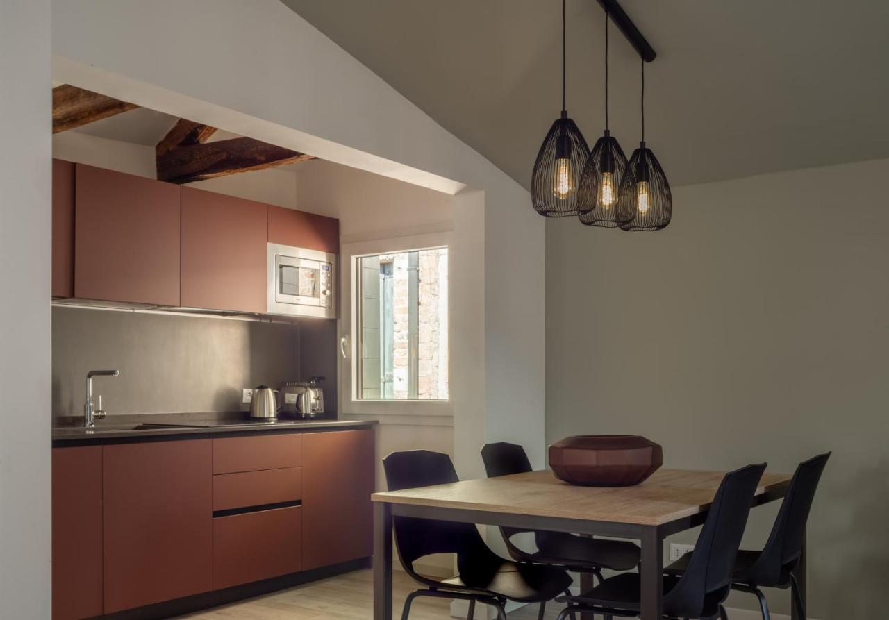 Sant'aponal Cozy With Balcony R&r * Venezia