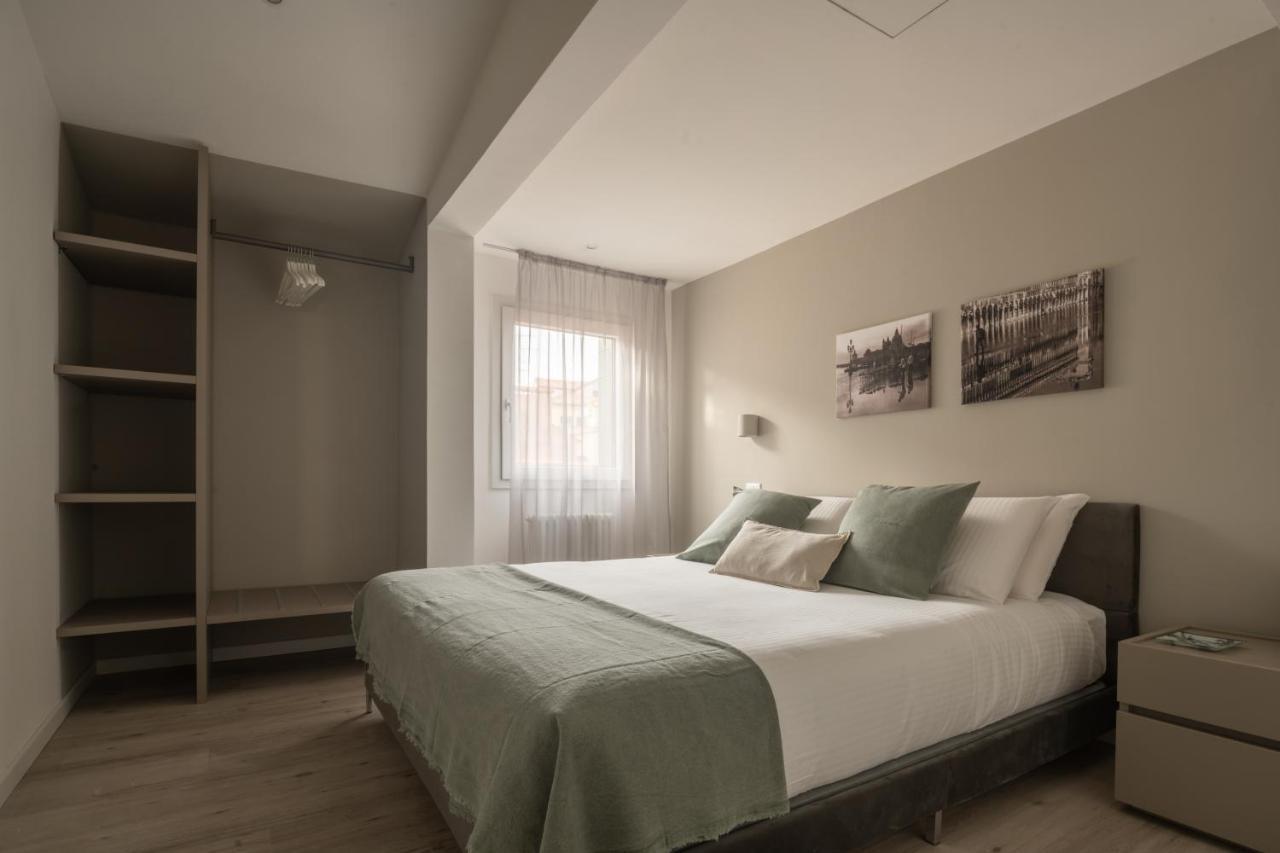 Sant'aponal Cozy With Balcony R&r Venezia
