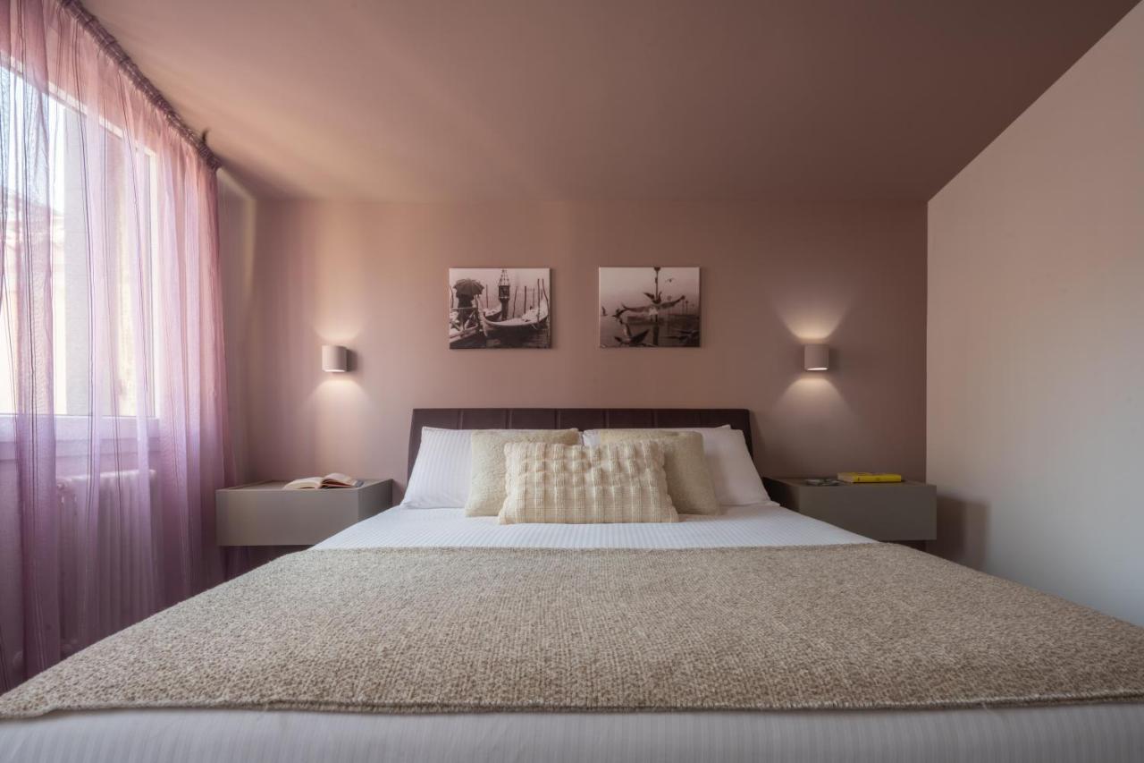 Appartamento Sant'aponal Cozy With Balcony R&r *