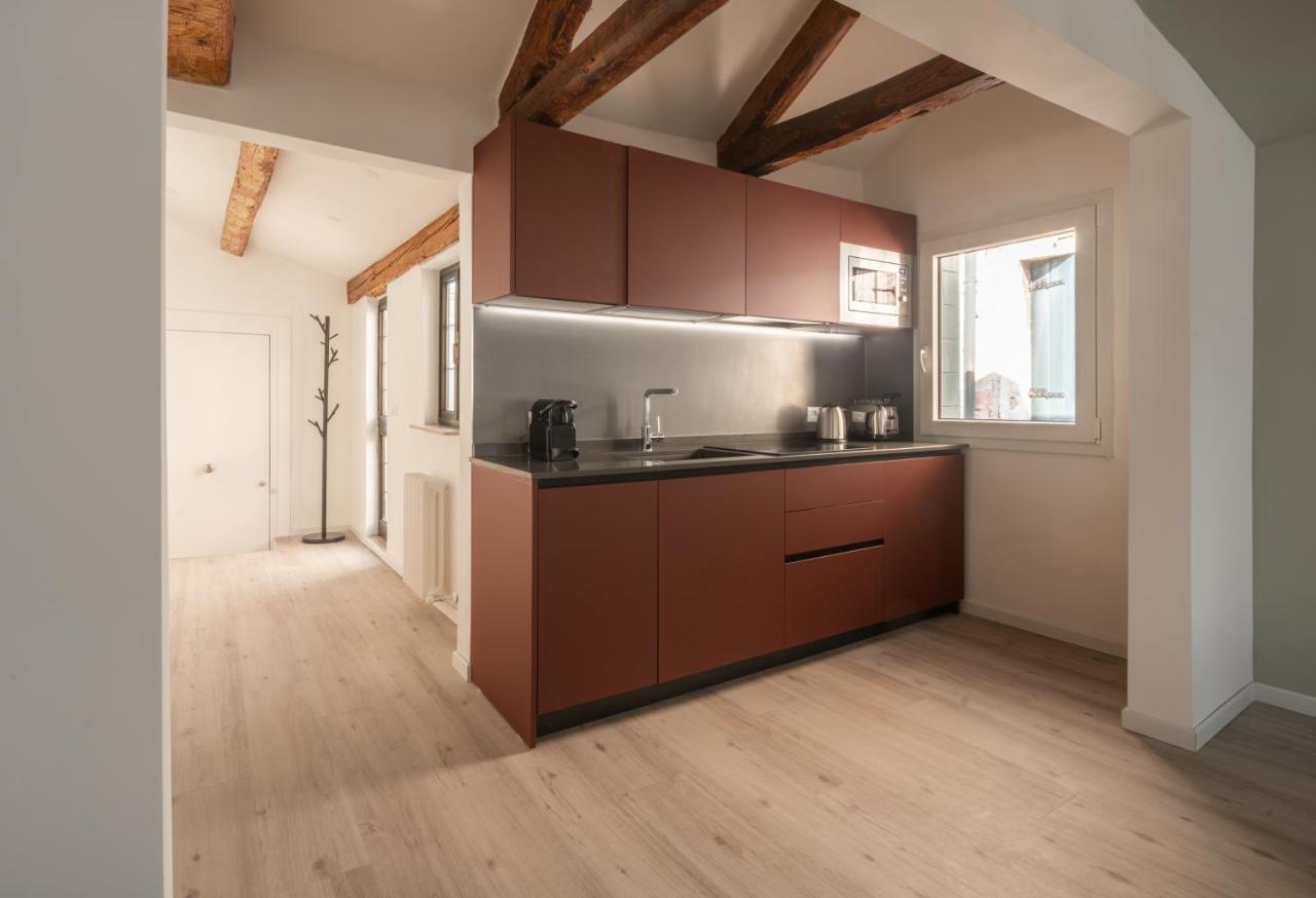 Appartamento Sant'aponal Cozy With Balcony R&r