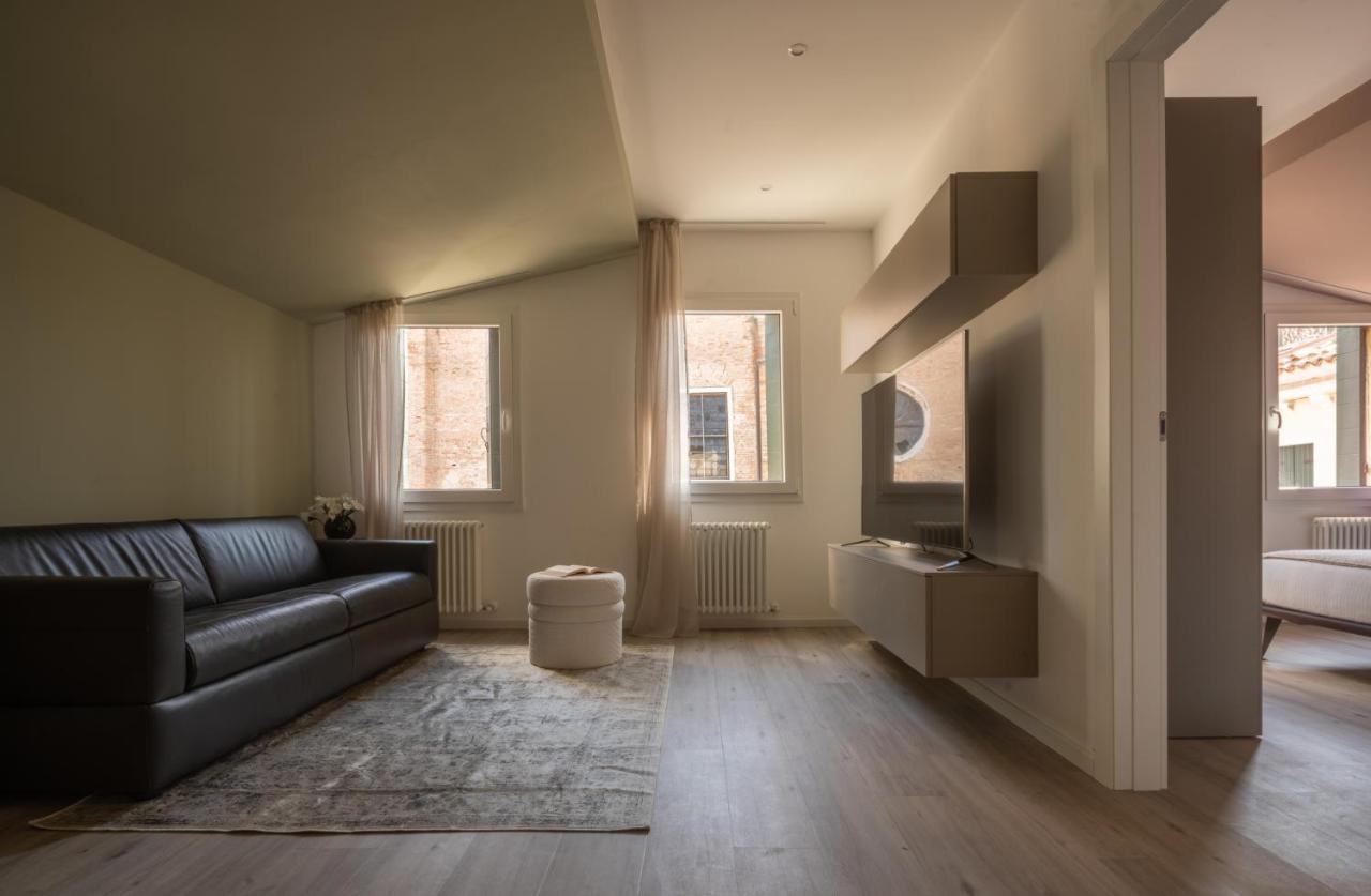 Appartamento Sant'aponal Cozy With Balcony R&r