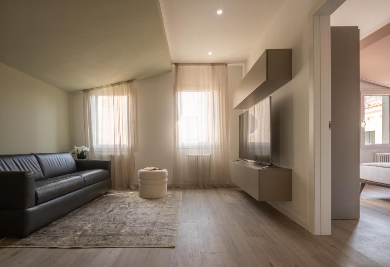 Sant'aponal Cozy With Balcony R&r Appartamento *