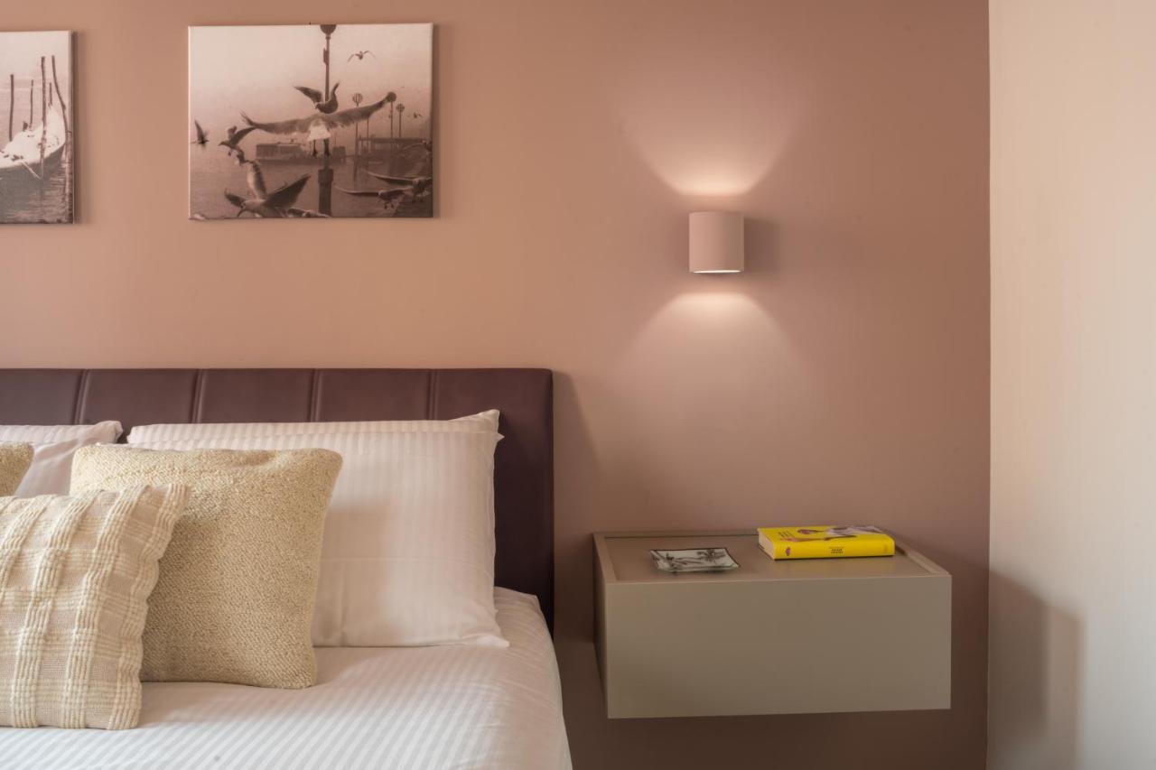 Appartamento Sant'aponal Cozy With Balcony R&r *