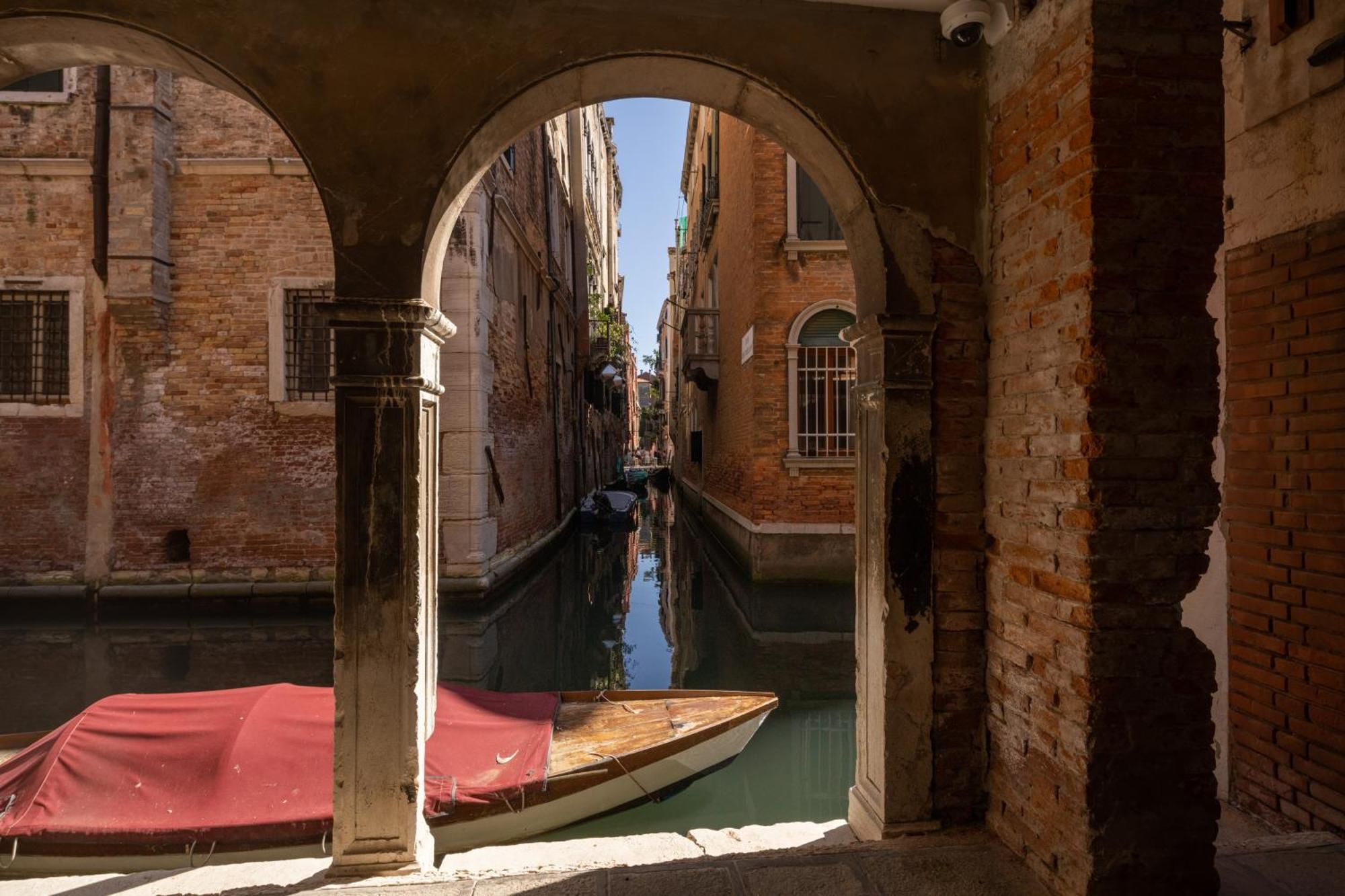 Sant'aponal Cozy With Balcony R&r Appartamento Venezia